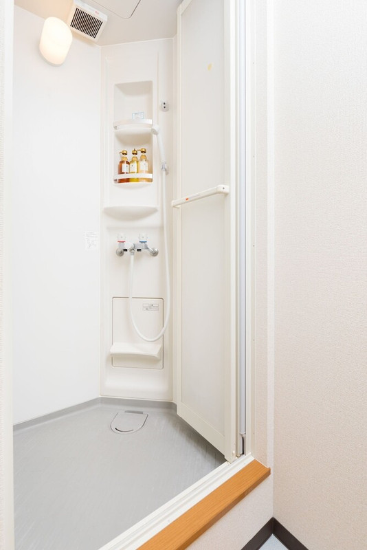 バスルームのシャワー