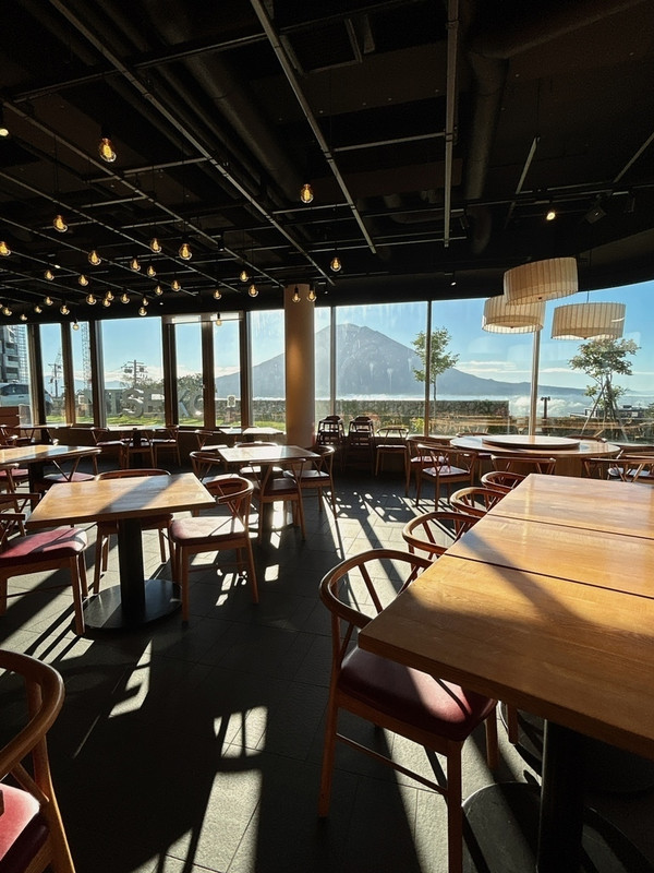 雲レストラン／内観