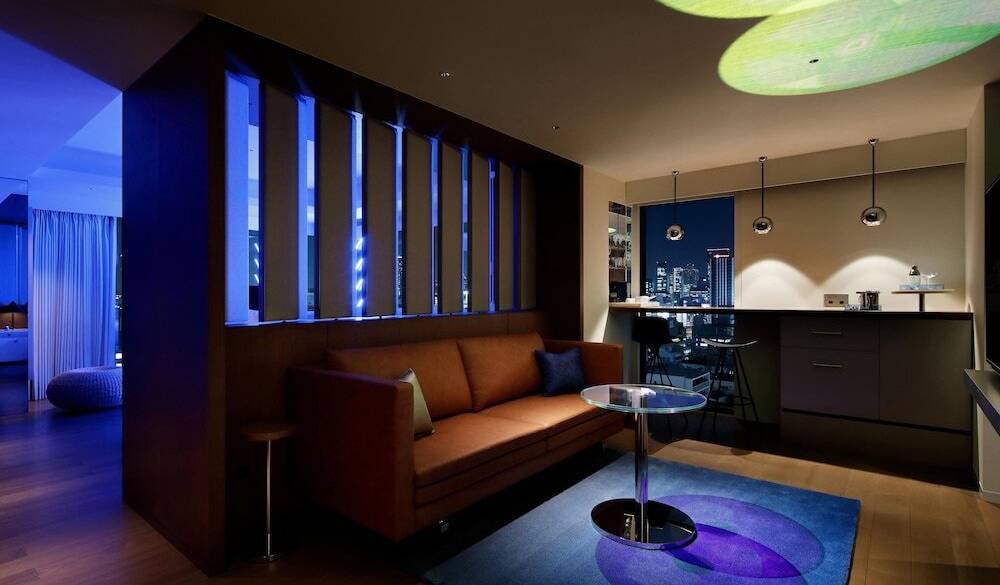 部屋をネオンで
おしゃれに彩る / 4