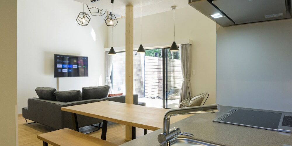 客室内のダイニングエリア