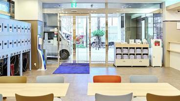 内部エントランス / 2