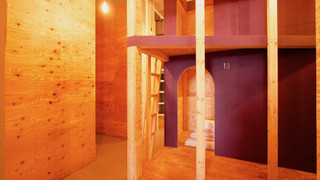 男女共用ドミトリー内 2段ベッド1台