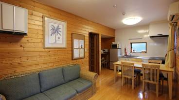 客室内のダイニングエリア / 7