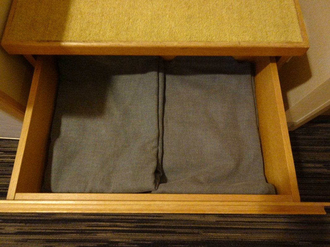 パジャマはワンピースタイプ