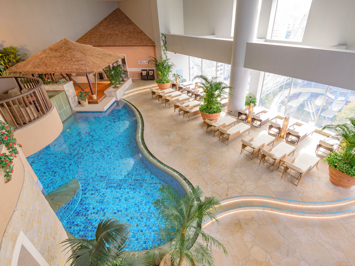 スパ ラクーア内には、天然温泉にサウナ、11店舗13種のエステ＆リラクゼーションサロンやレストランも充実♪