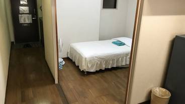 客室 / 21