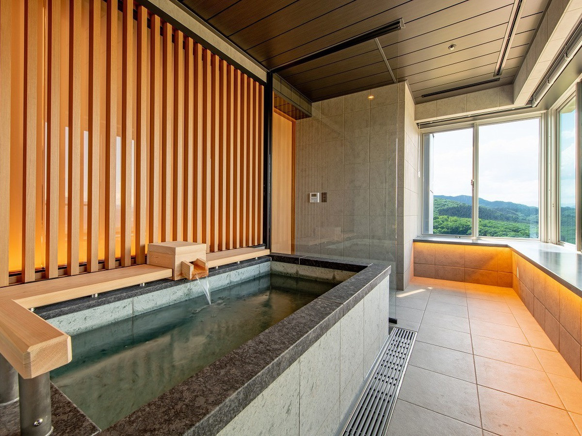 客室サウナのほか、ウオーターセレモニーサウナも。多彩な湯船で温泉を楽しもう4756295