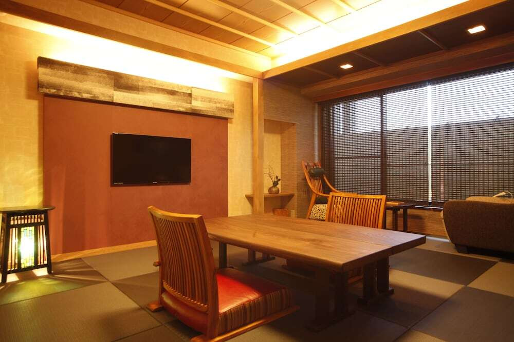 金泉風呂付き一般客室（10畳）