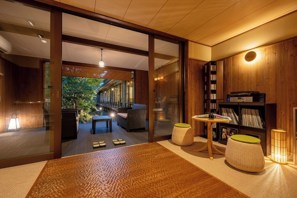 ロビーラウンジ