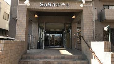 施設の入り口 / 25