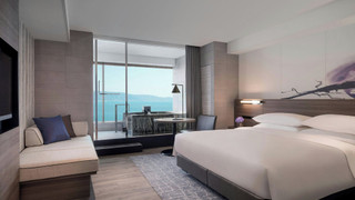 ルーム キングベッド 1 台 (View)