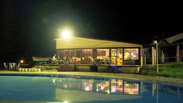 プールサイドバー / 9