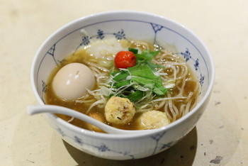 「名前のないラーメン屋」 料理 44136404 淡麗らーめん＋味玉