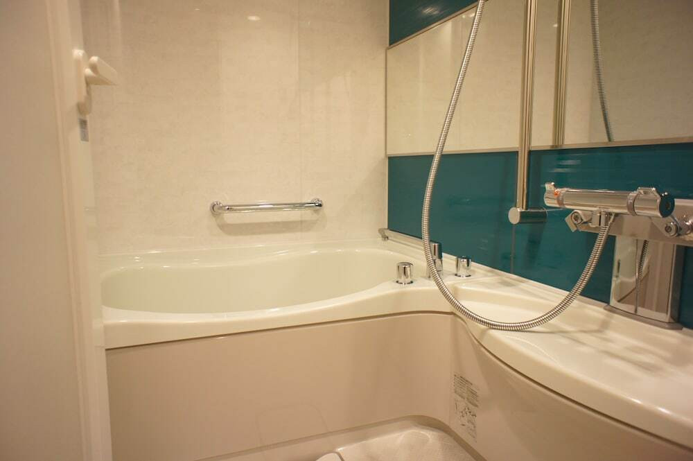 バスルームのシャワー