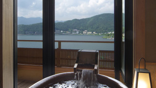 露天風呂付客室（河口湖側）