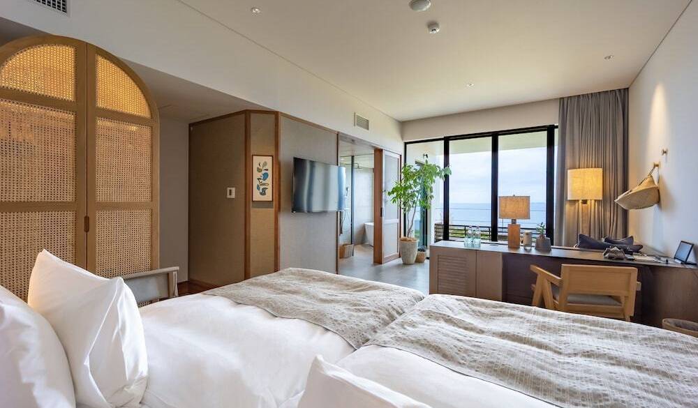 オーシャンフロント / 1