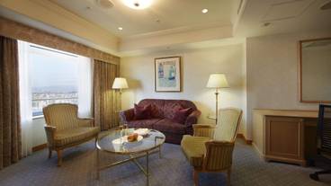 客室内のダイニングエリア / 28