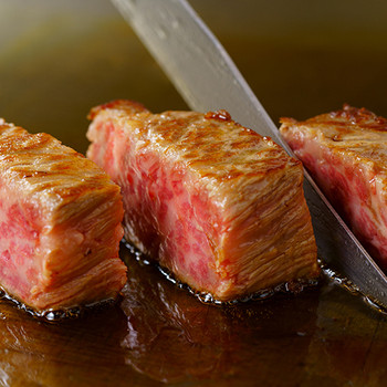 スパやバー、絶品料理でワンランク上のリラックスが叶う温泉宿3848565