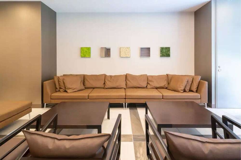 ロビー応接スペース