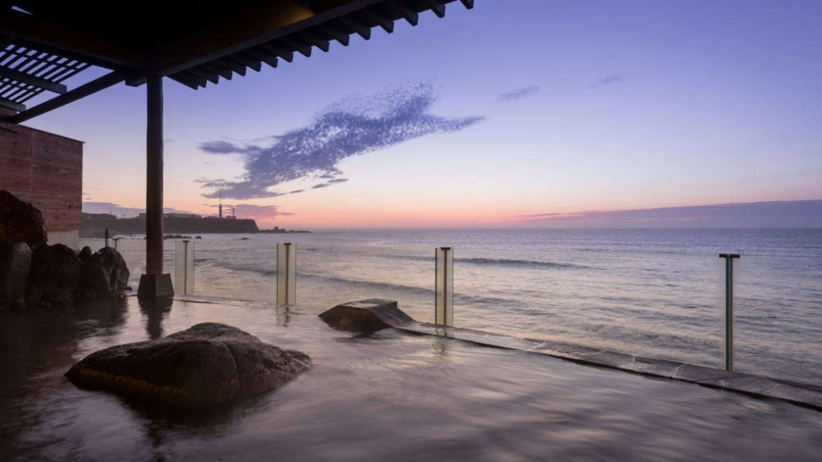 ビーチはホテル目の前。海と繋がるような絶景露天風呂を楽しんで4261742