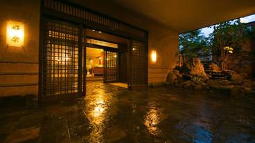 施設の入り口 / 32