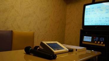 カラオケ ルーム / 8