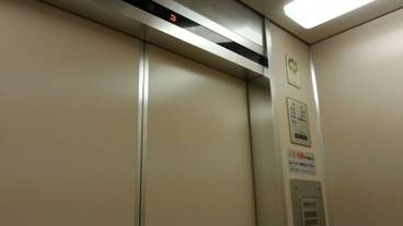 エレベーター / 1