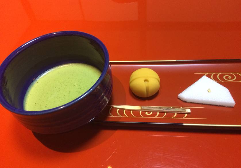 抹茶とお茶菓子のサービス / 4