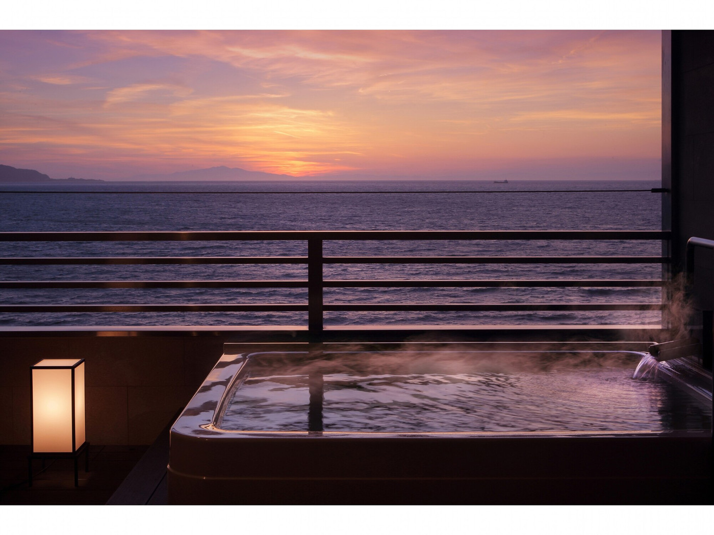 せっかくなら貸切露天風呂で贅沢な夕日を堪能…♡4008479