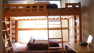 二段ベッド　トリプルルーム (2段ベッド2台, バスルーム付き)