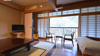 本館２階 川側 お任せ (窓から川は眺められません)