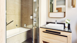 クラシック ルーム ダブルベッド 2 台 (Slope View)