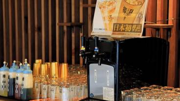 ロビーラウンジ / 11