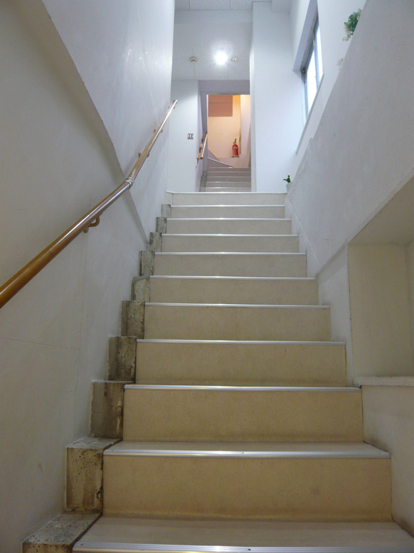 ５階まで続く魔の階段？