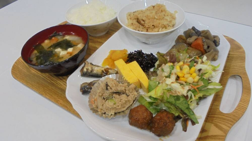朝食