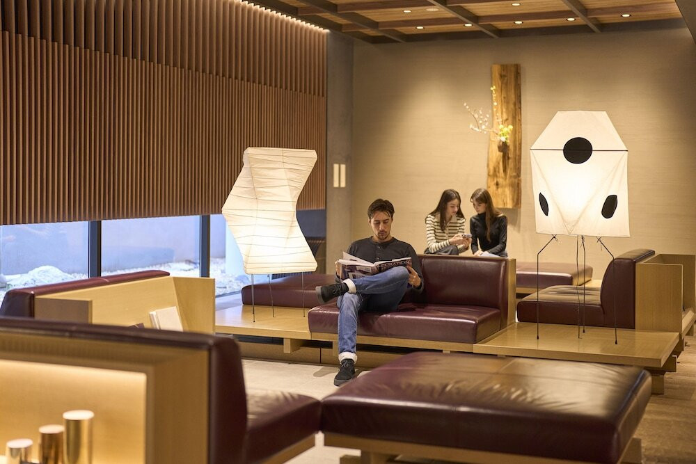 ロビーラウンジ