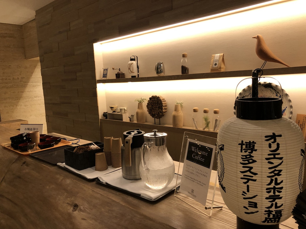 ウェルカムドリンクコーナー、一口蕎麦も有り