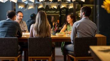 客室内のダイニングエリア / 12