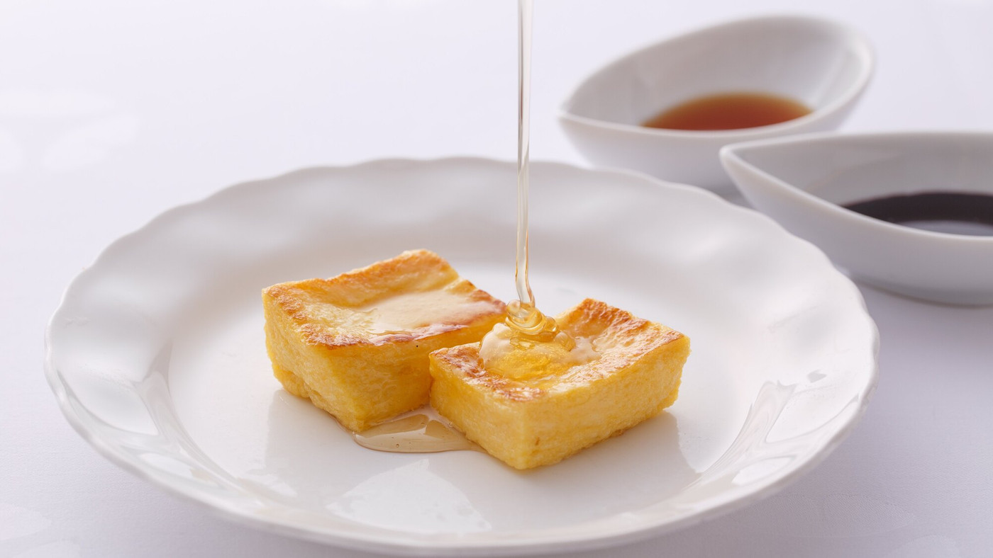 ホテル伝統のふわふわフレンチトーストも楽しみ♪3997406