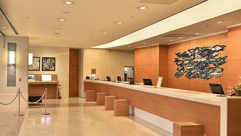 ロワジールホテル那覇　本館フロント