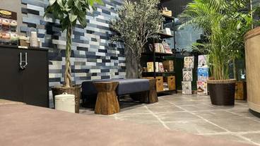 ロビー応接スペース / 4