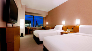 Twin Hilton Guestroom