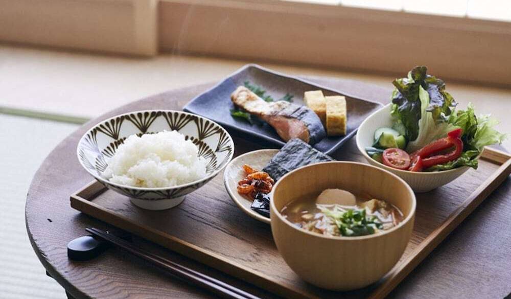 思わず顔を見合わせる
ほっとする和朝食 / 1