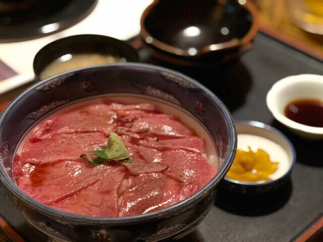 ローストビーフ丼 / 1