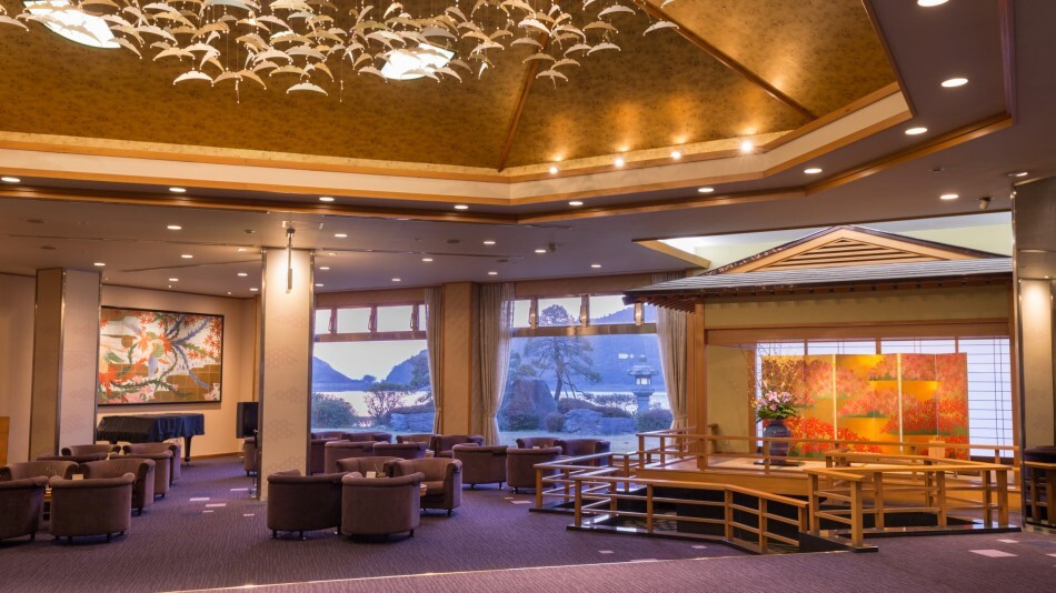 非日常感にうっとり♡湖畔に佇む宿で絶景を愛でる3491288