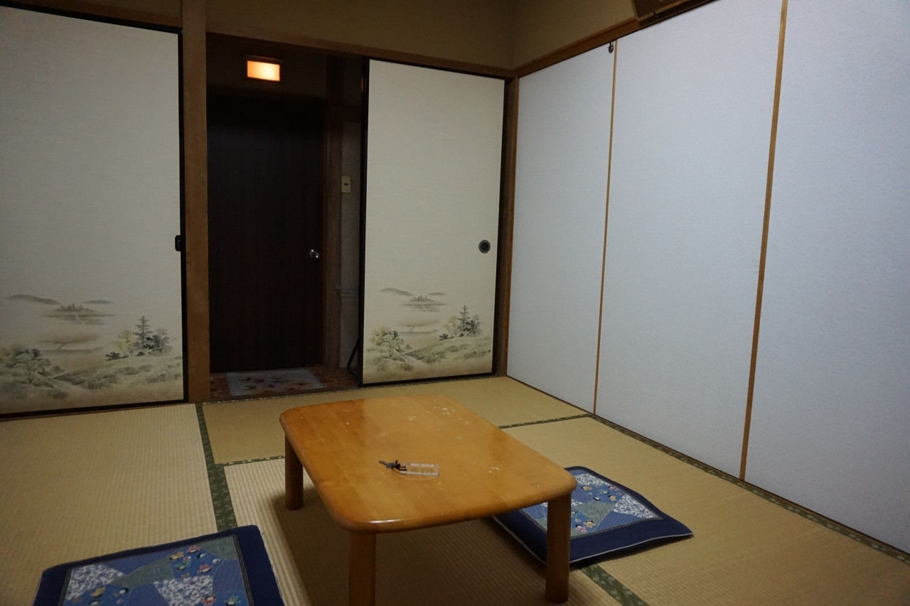 アットホームな雰囲気で人気！ 「岡寺」の参道沿いに建つ民宿3849375