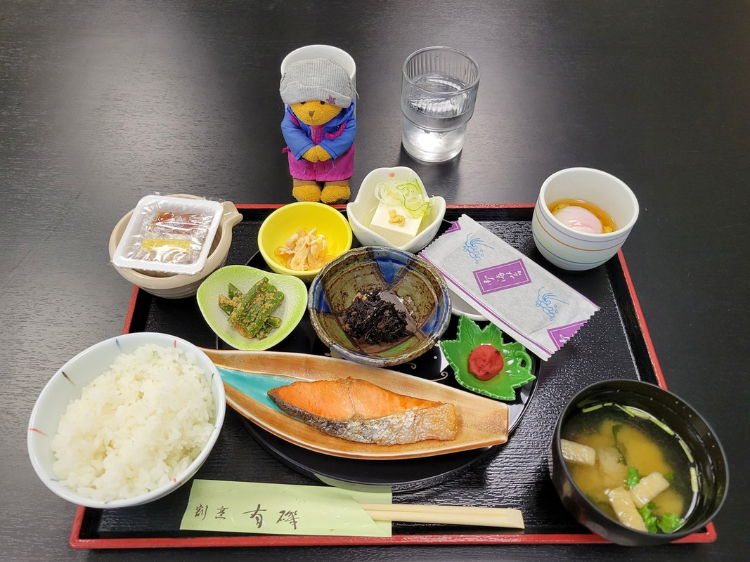 朝食は定食での提供でした