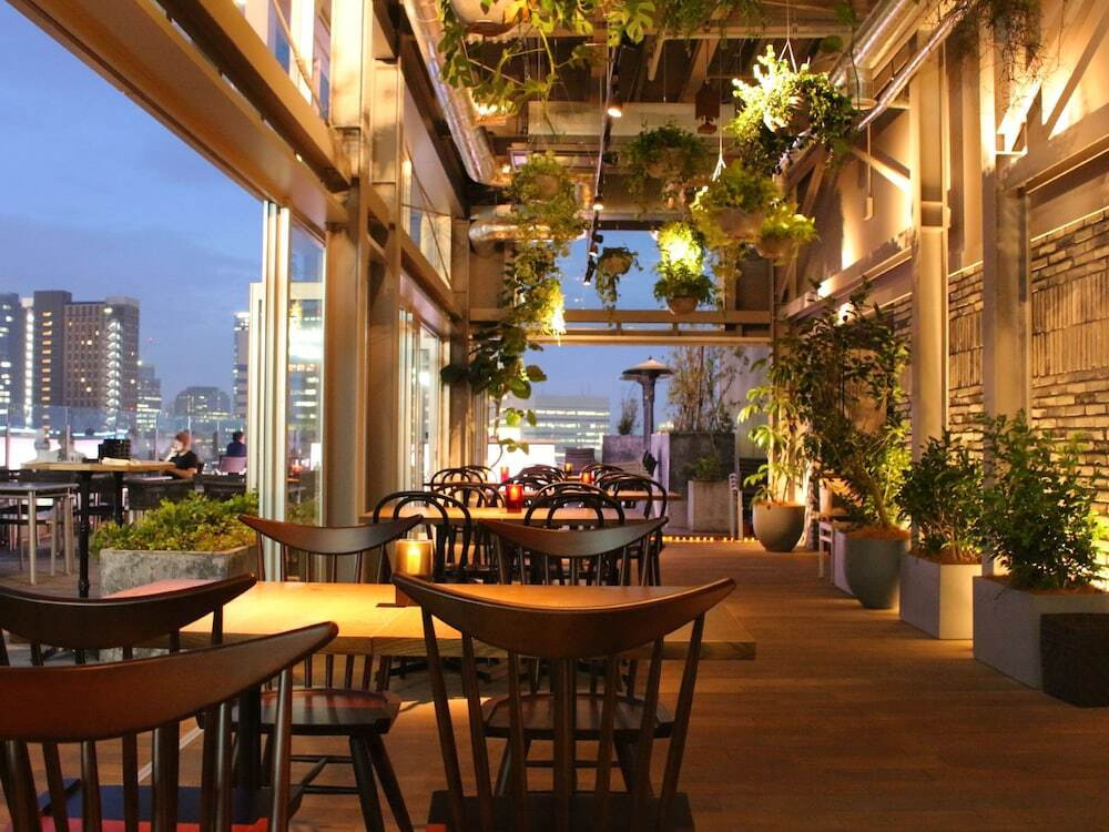 夜はシモンズ社ベッドにダイブ！贅沢なひとときが過ごせるデザイナーズホテル4258248