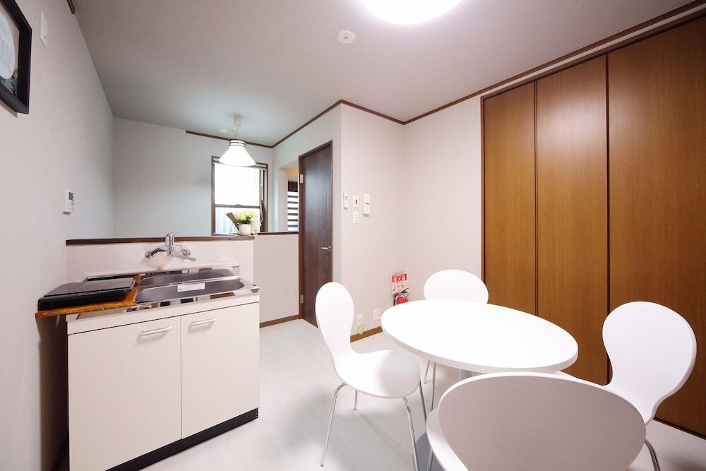 客室内のダイニングエリア