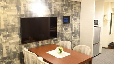 客室内のダイニングエリア / 13